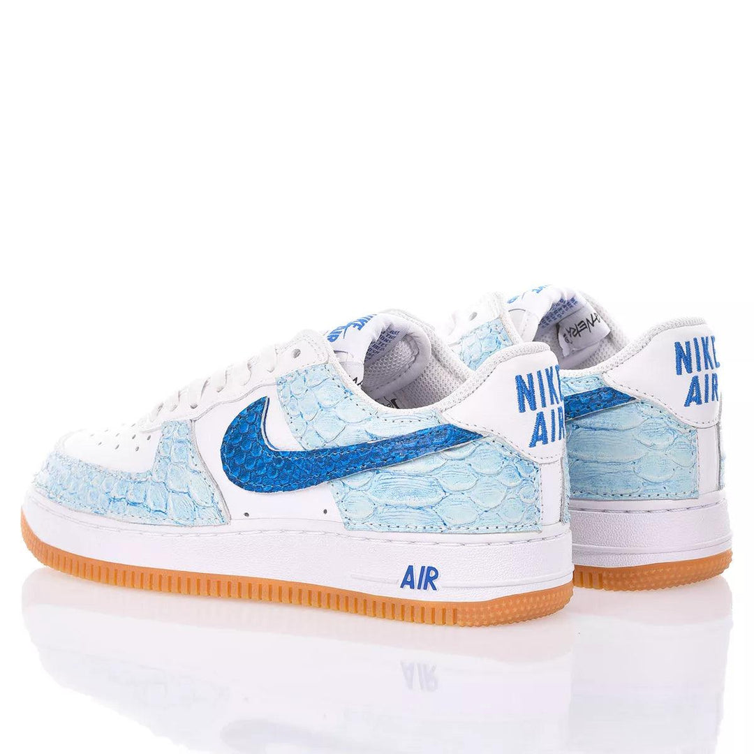 Nike Air Force Celesti con baffo blu