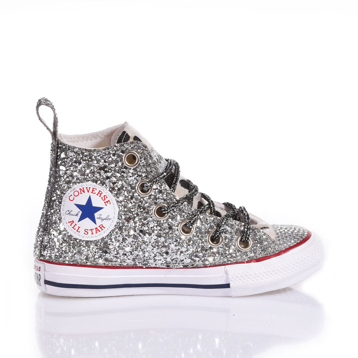 Converse Junior Kissing