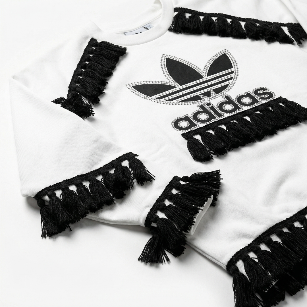 Felpa_adidas_bianca_con_swarovski_e_dettagli_neri