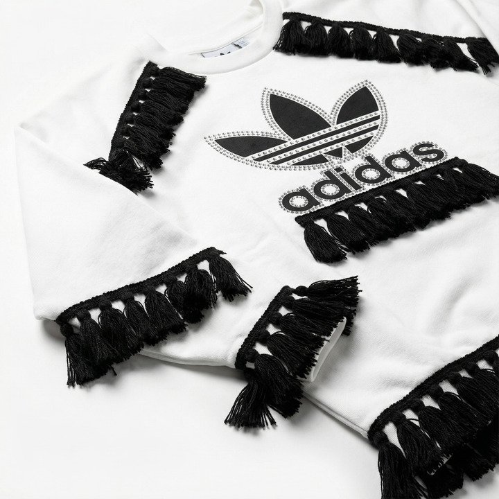 Felpa_adidas_bianca_con_swarovski_e_dettagli_neri