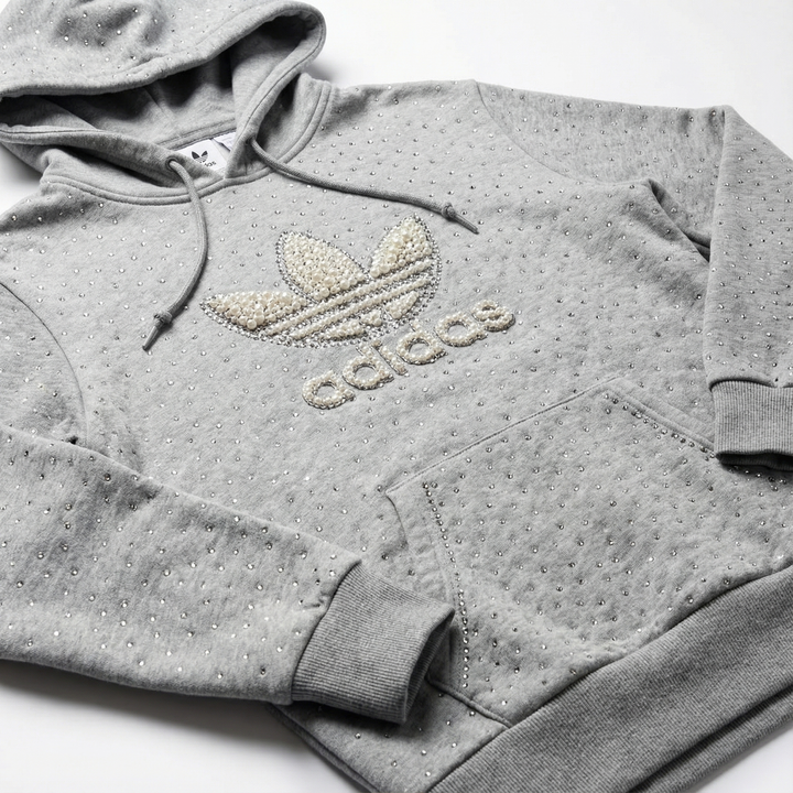 Grauer Adidas Kapuzenpullover Perlen & Swarovski
