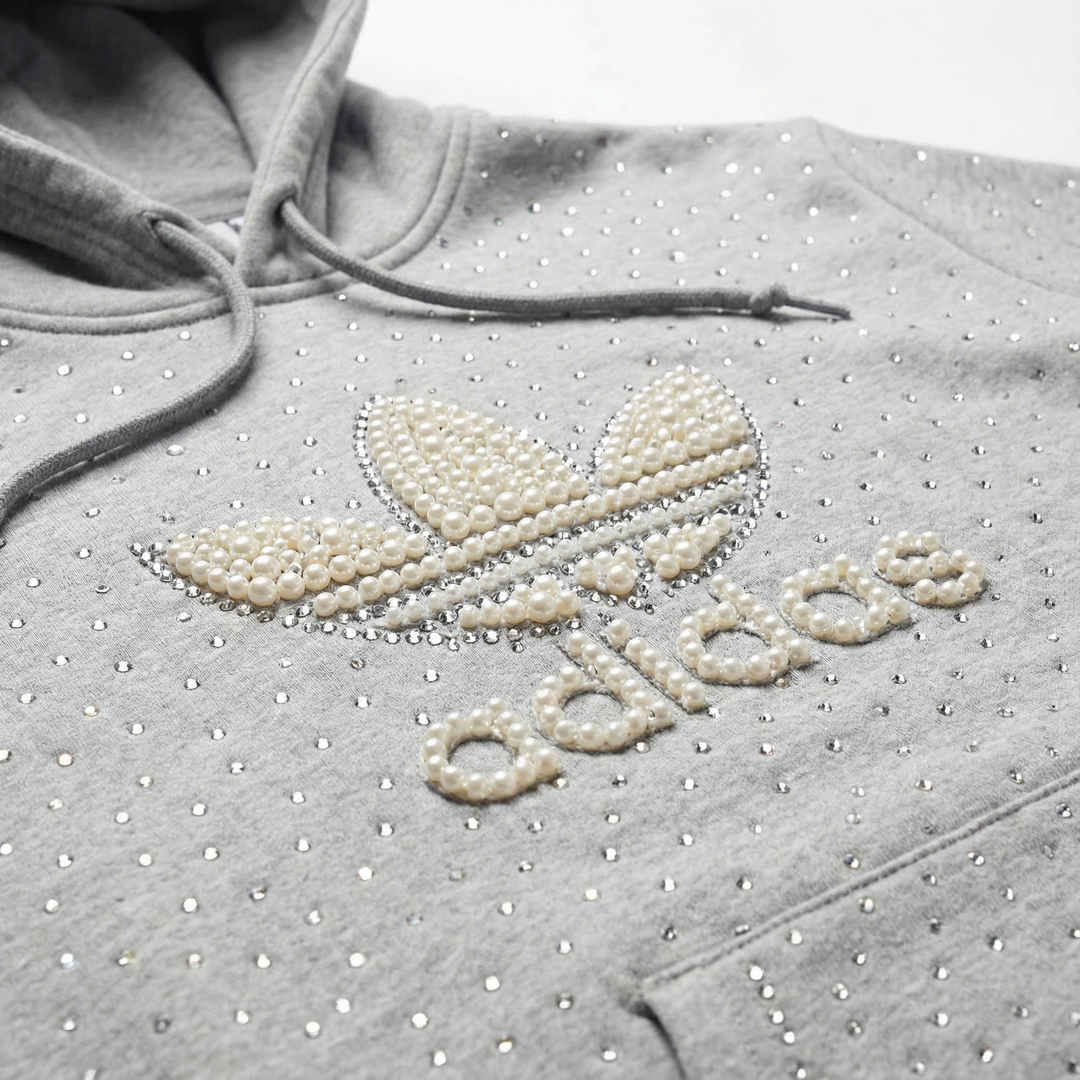 Grauer Adidas Kapuzenpullover Perlen & Swarovski